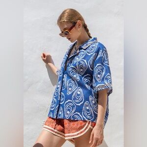 Brand new VRG GRL top size XS ( very oversized)